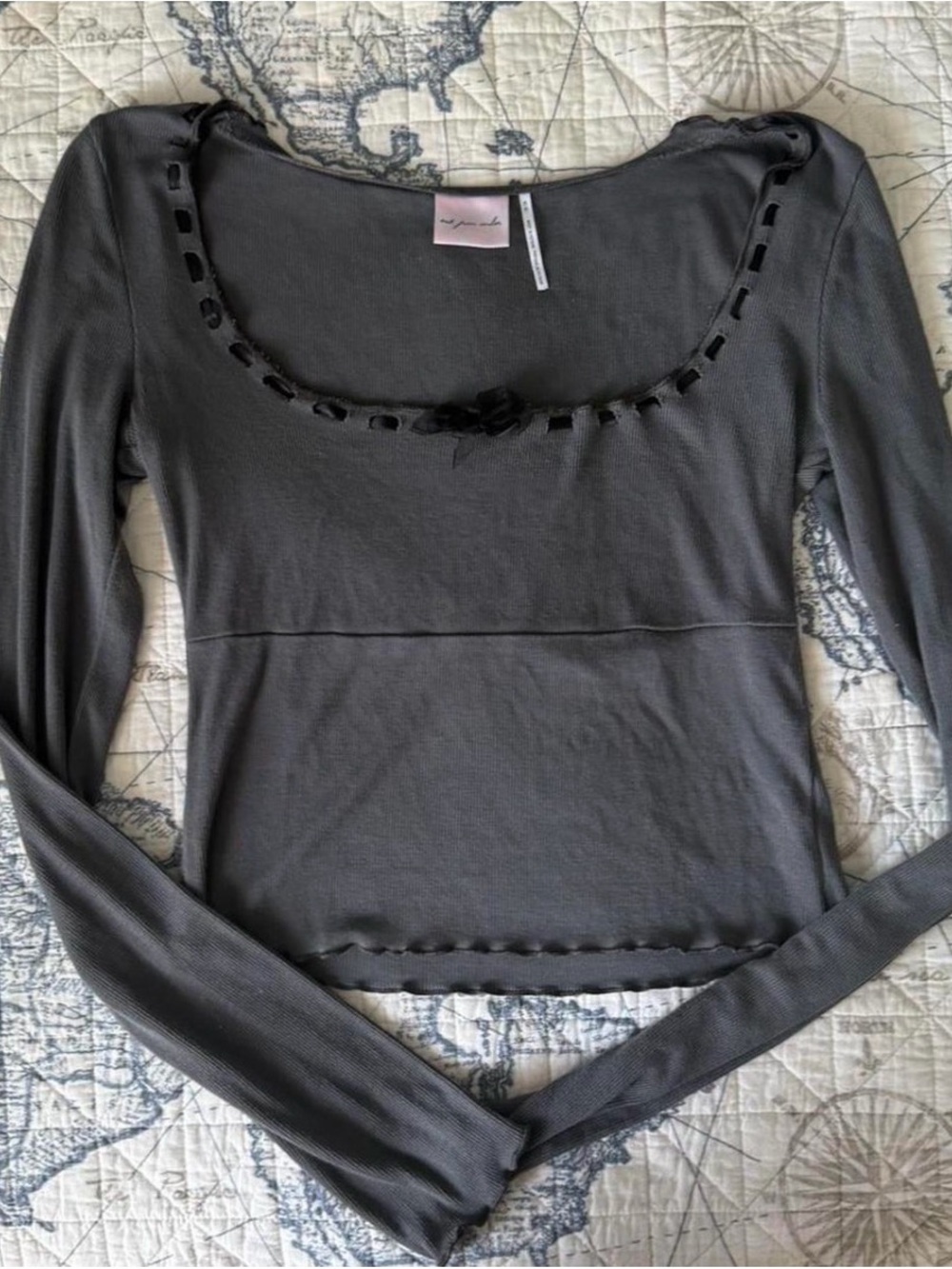 Urban Outfitters Gray Ribbed Square-Neck Crop Top with Bow - Picture 2 of 3